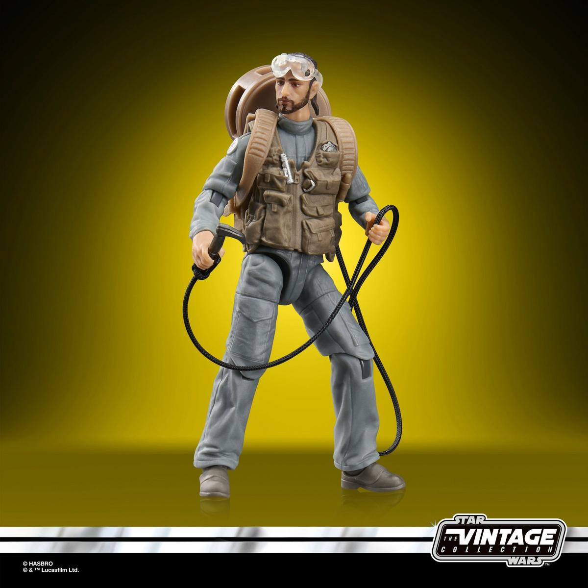 G2608_PROD_SW_TVC_KHAKI_0985